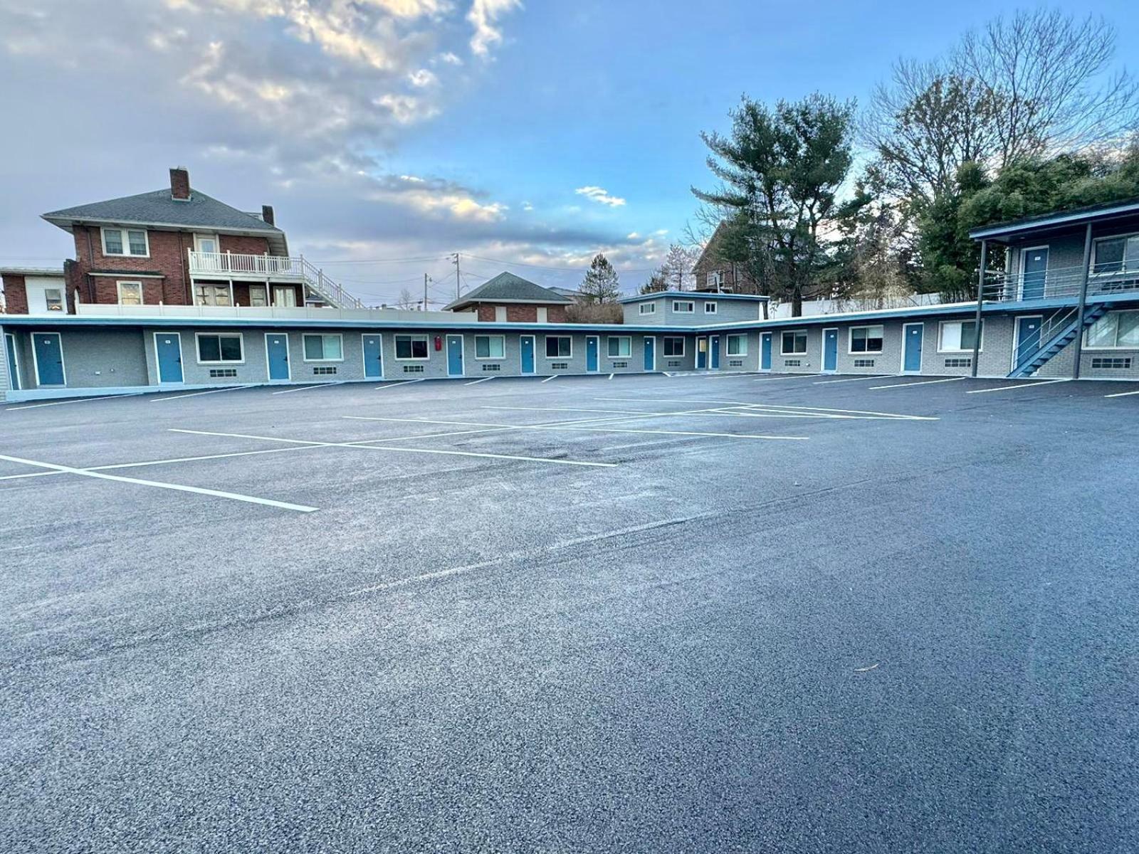 Residency Inn & Studios Waynesburg Exterior photo